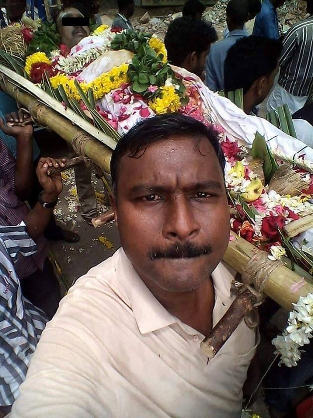 selfie while carrying dead body bed 